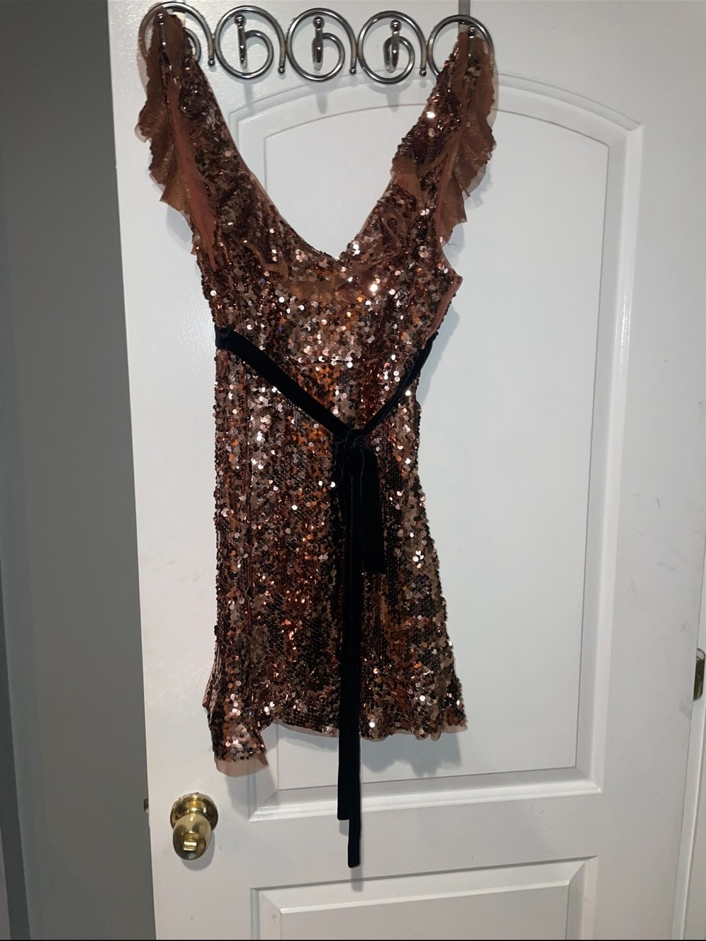 New! Free People Sequin V-Neck Mini Dress in Rose Gold Black Tie Back 🪩 XS NWT! - Picture 4 of 7